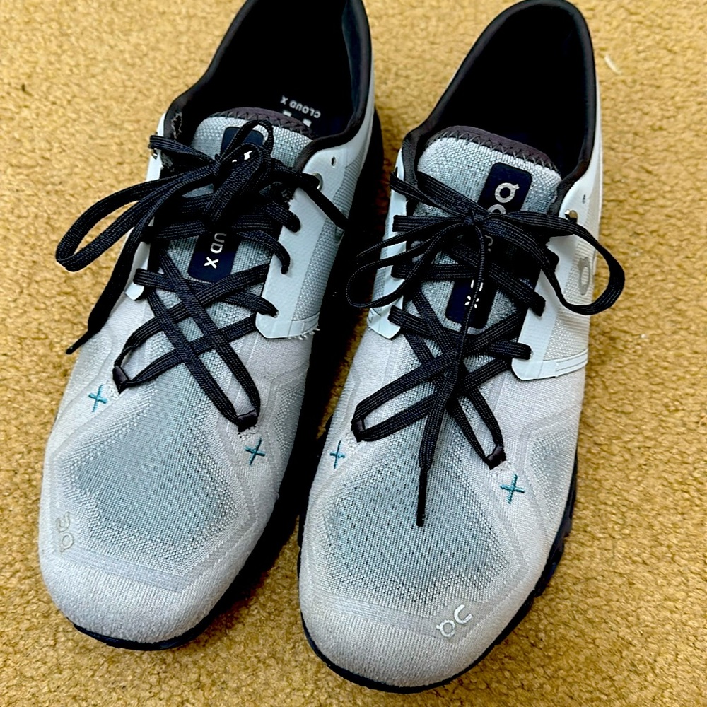 On cloud x3. Mens. Color: Glacier/Iron. Size: 9.5